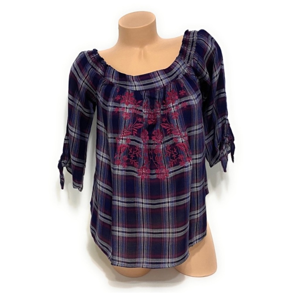 FRANCESCA’S OFF THE SHOULDER FLORAL FLANNEL BLOUSE- SMALL